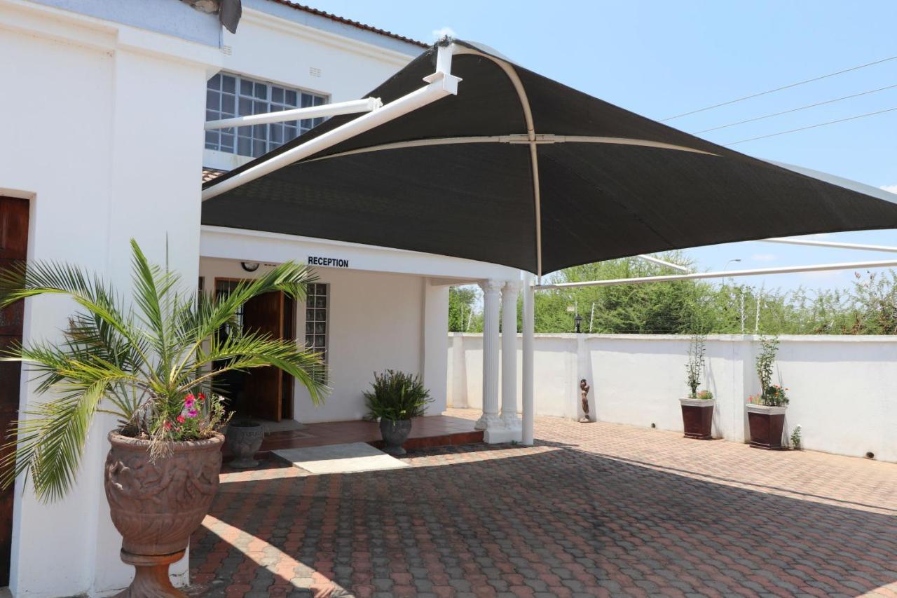 Sentosa Guest House Francistown Exterior foto