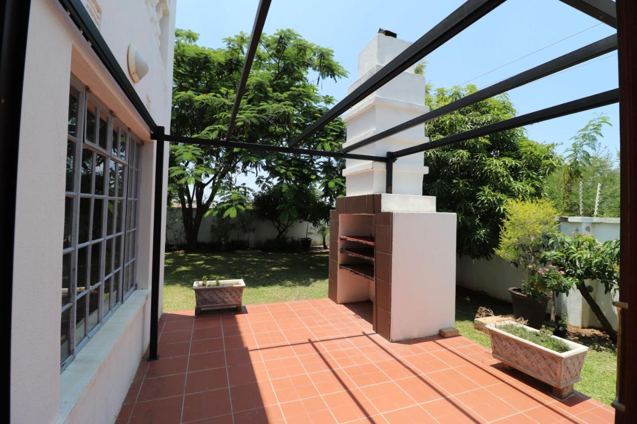 Sentosa Guest House Francistown Exterior foto
