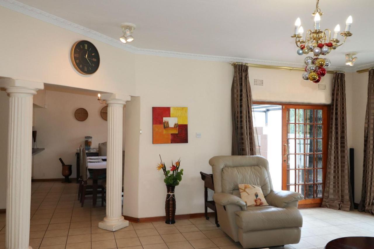 Sentosa Guest House Francistown Exterior foto